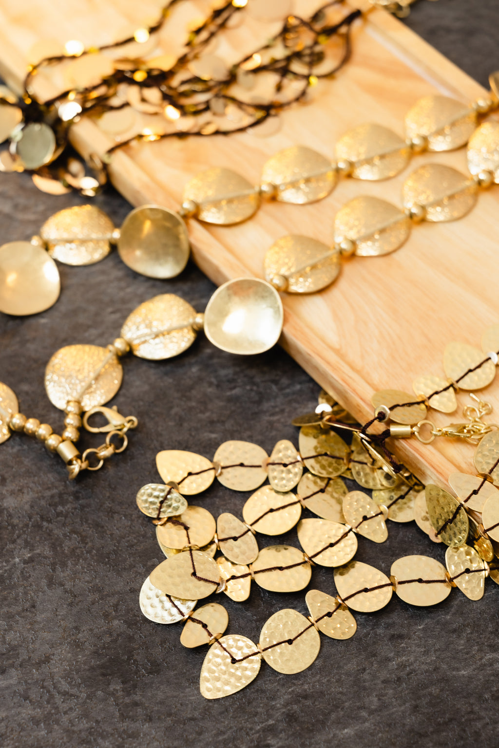 COLLAR TRIPLE DORADO MULTI MONEDAS