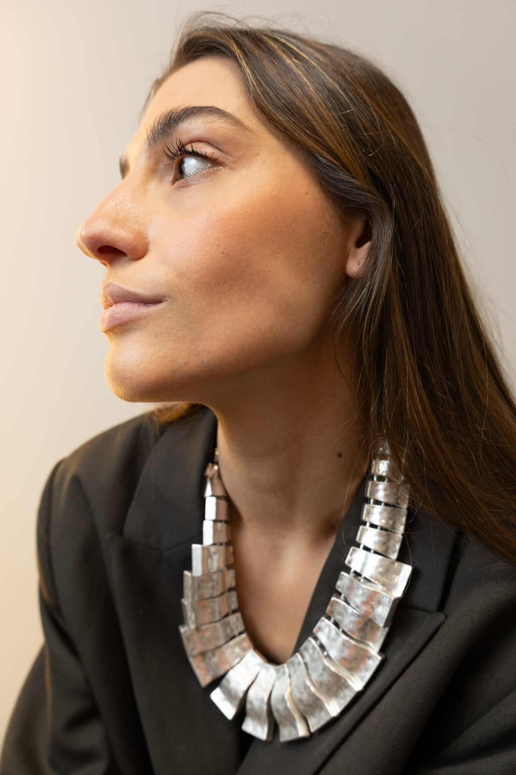 COLLAR PLACAS ESCALONADAS