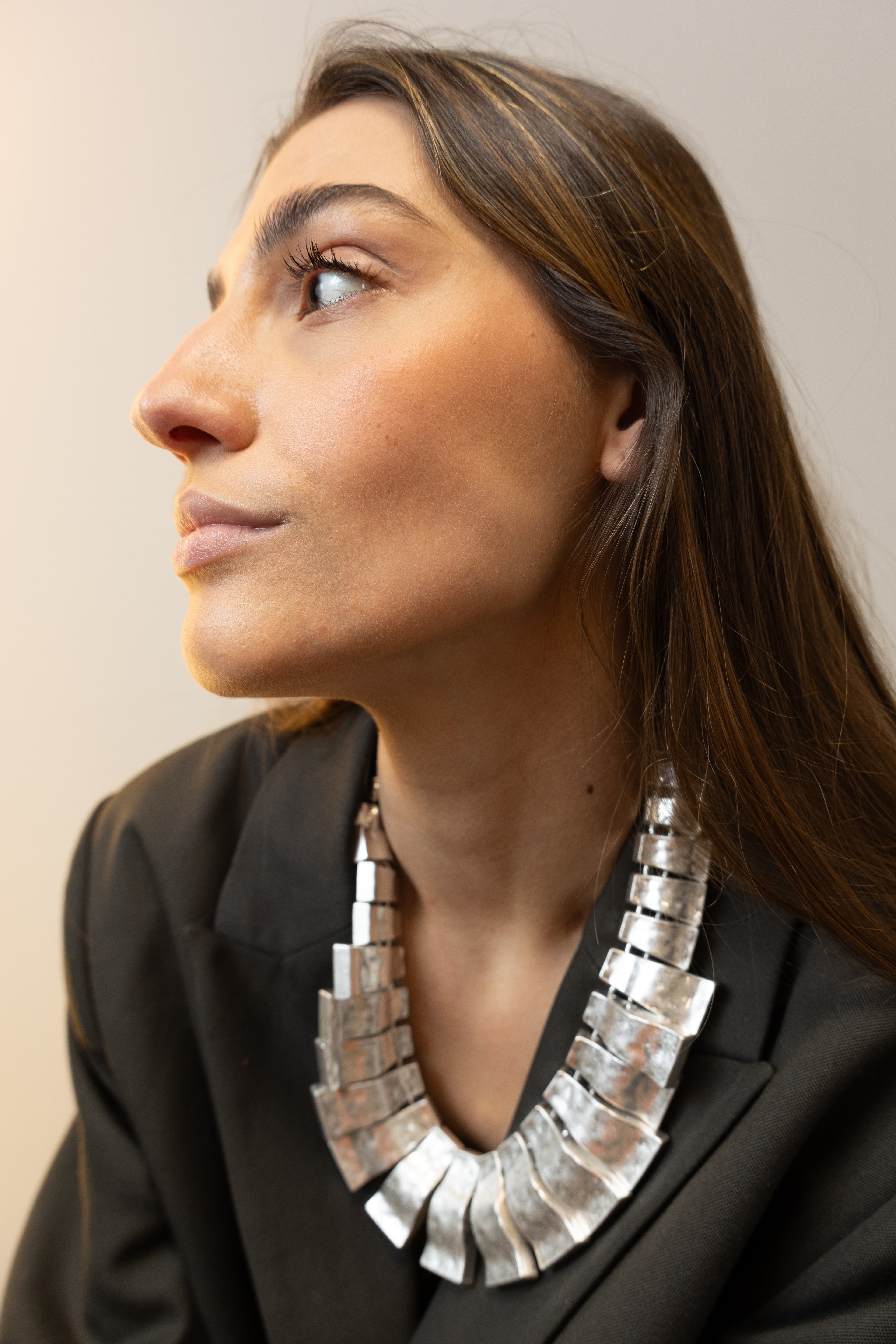 COLLAR PLACAS ESCALONADAS